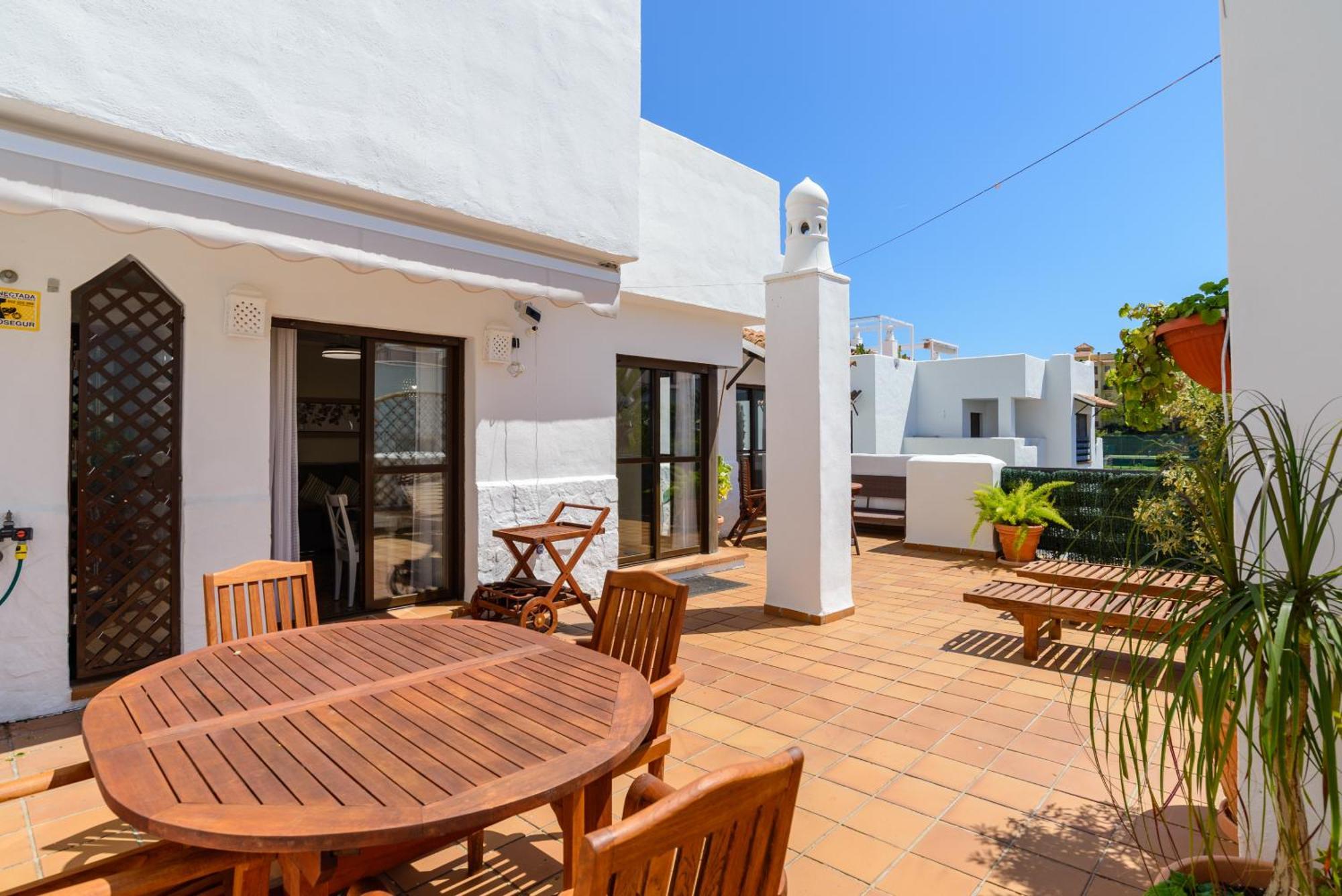 Golf Hills Bed and Breakfast Estepona Exteriör bild