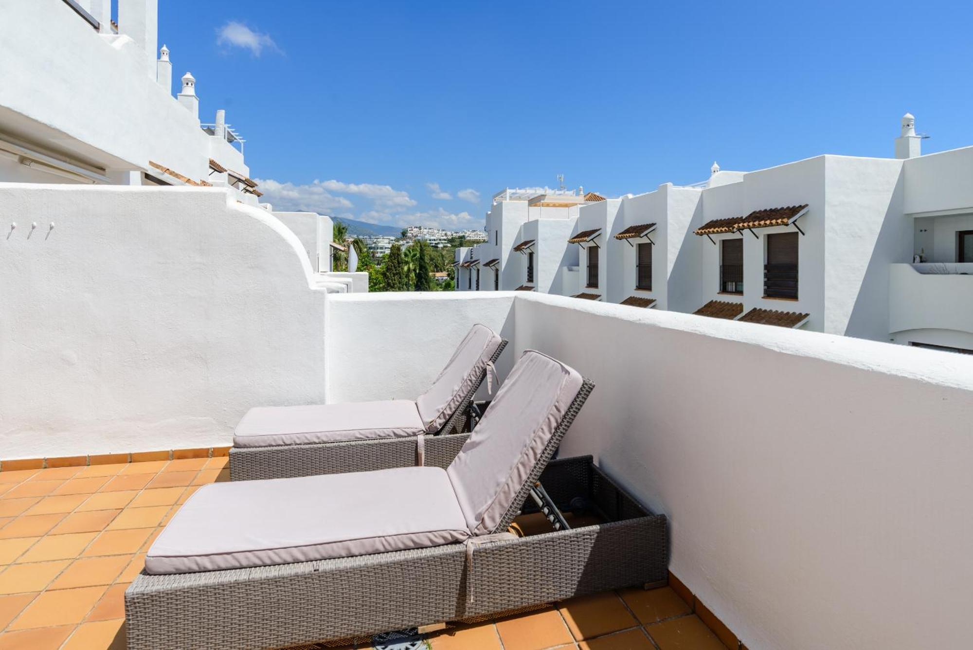 Golf Hills Bed and Breakfast Estepona Exteriör bild