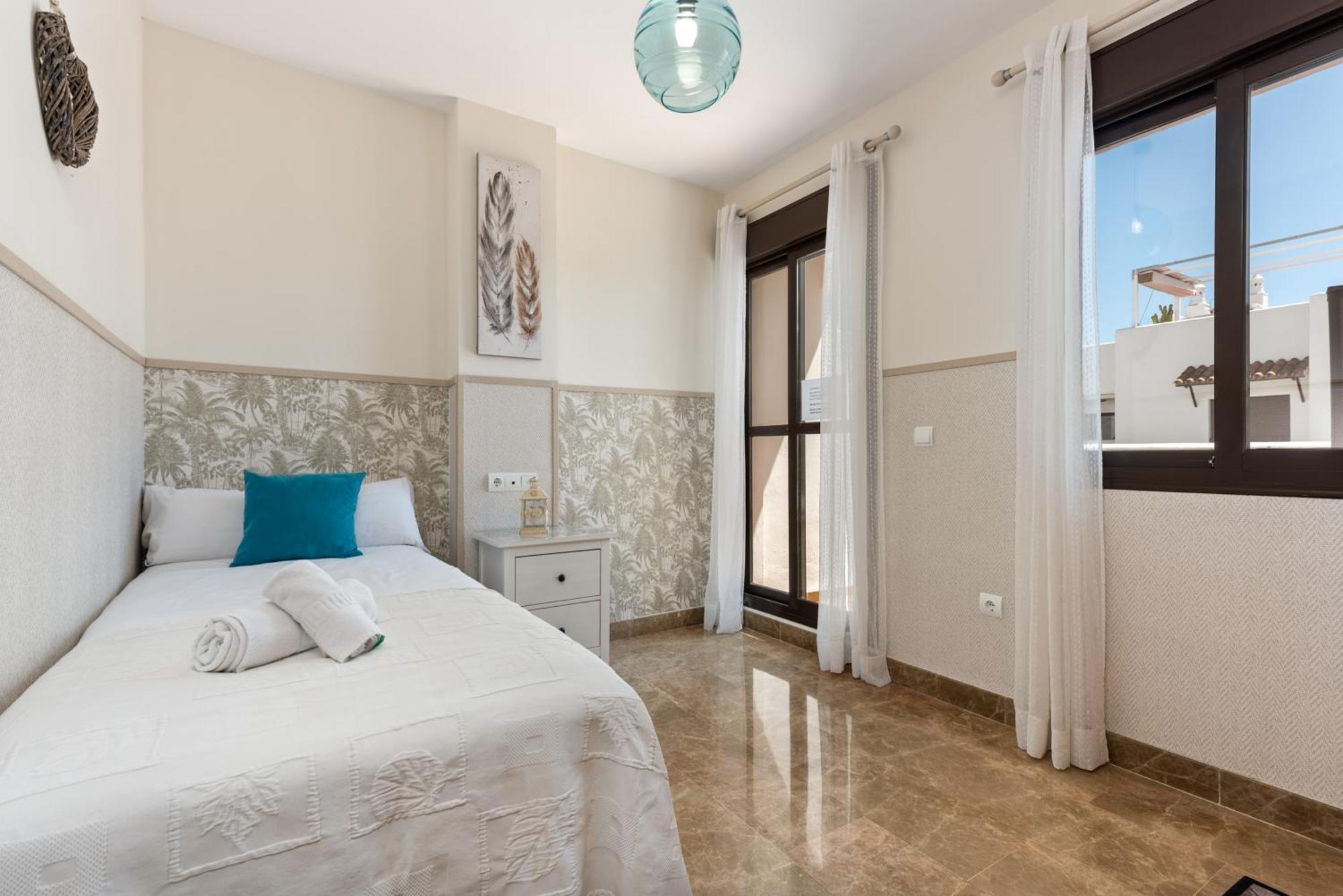 Golf Hills Bed and Breakfast Estepona Exteriör bild