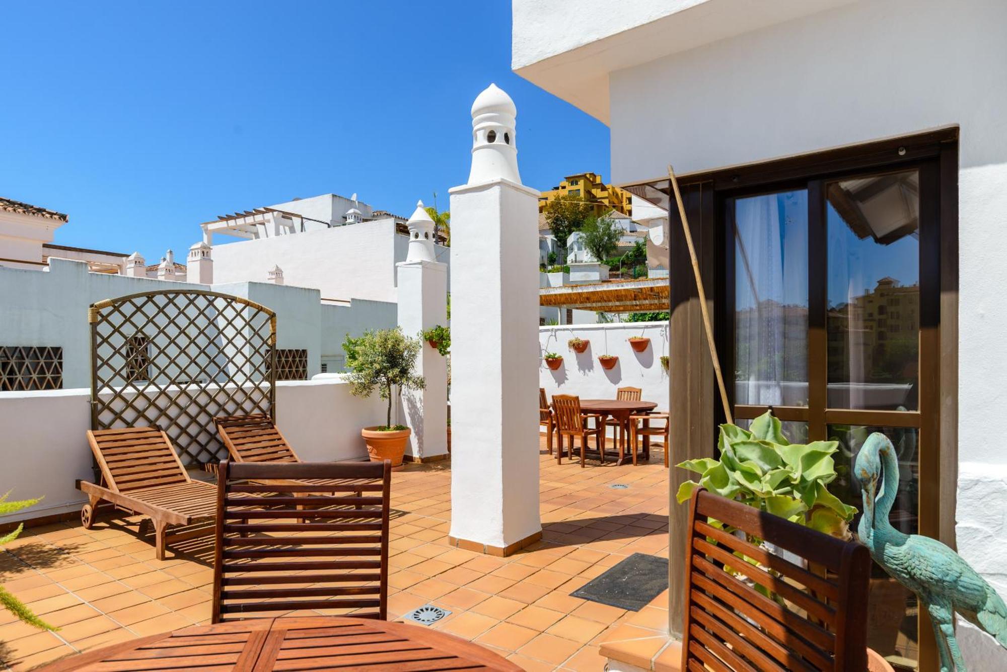 Golf Hills Bed and Breakfast Estepona Exteriör bild