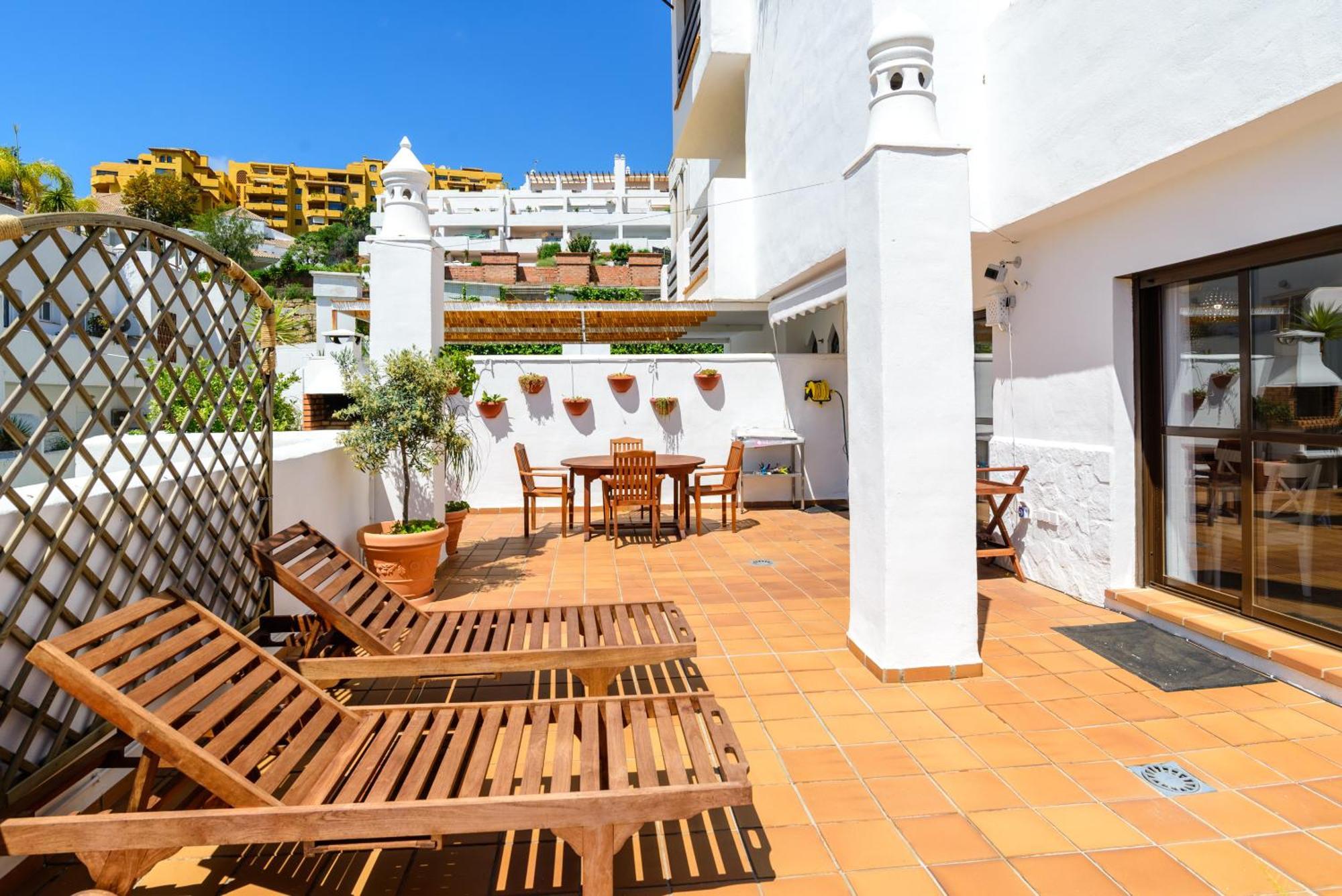 Golf Hills Bed and Breakfast Estepona Exteriör bild