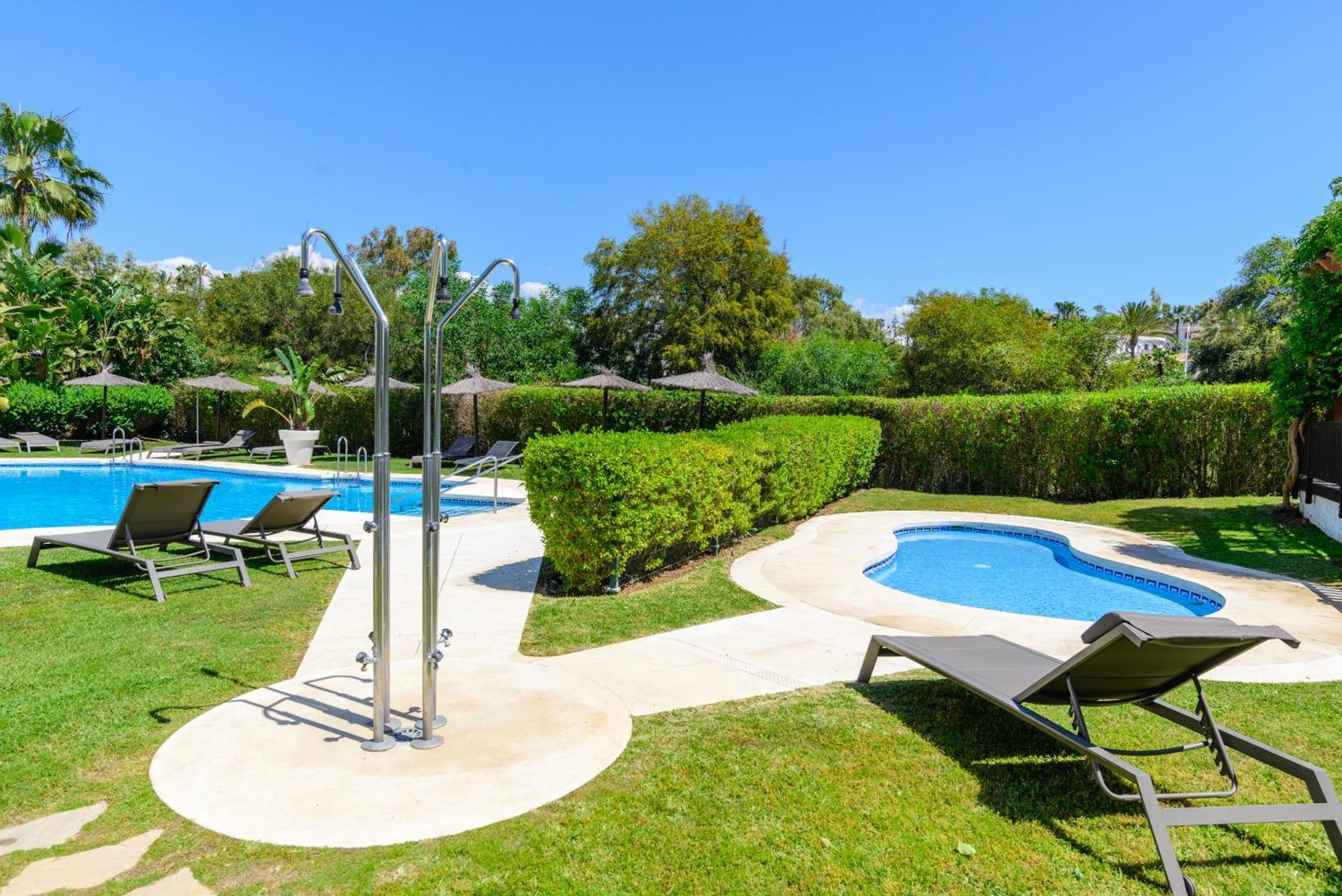 Golf Hills Bed and Breakfast Estepona Exteriör bild