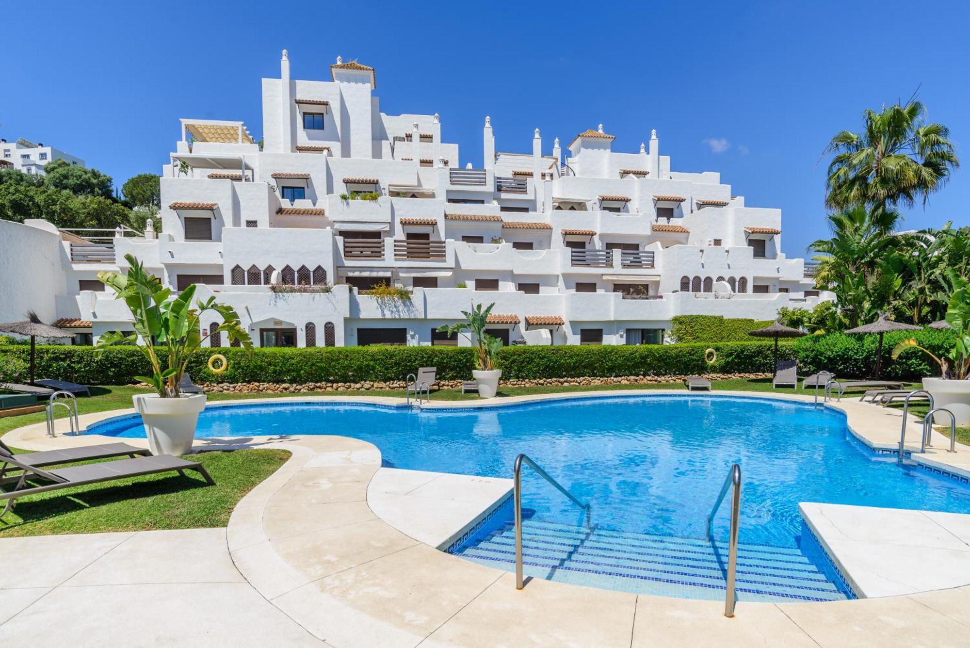 Golf Hills Bed and Breakfast Estepona Exteriör bild